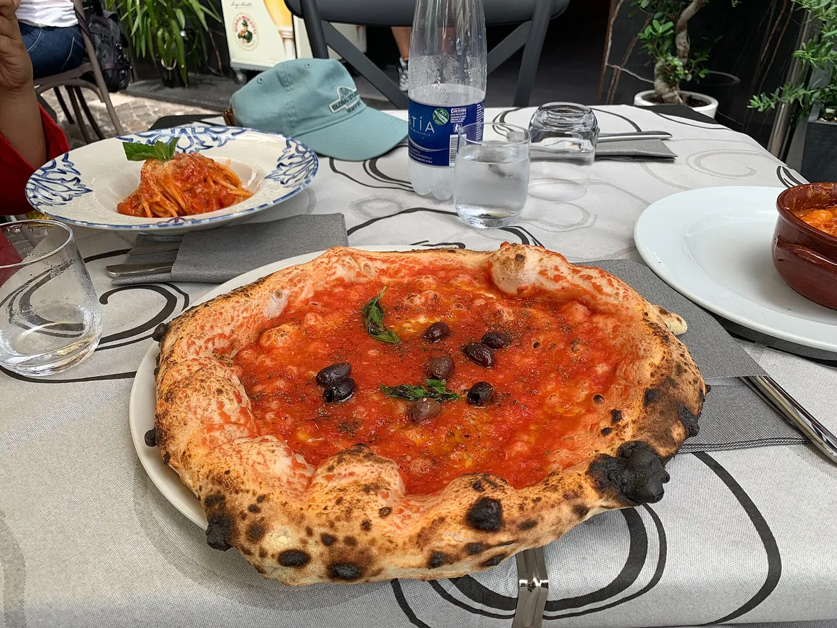 Pizza food typical of Fabio Takeaway